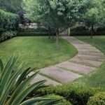 curved path gardening